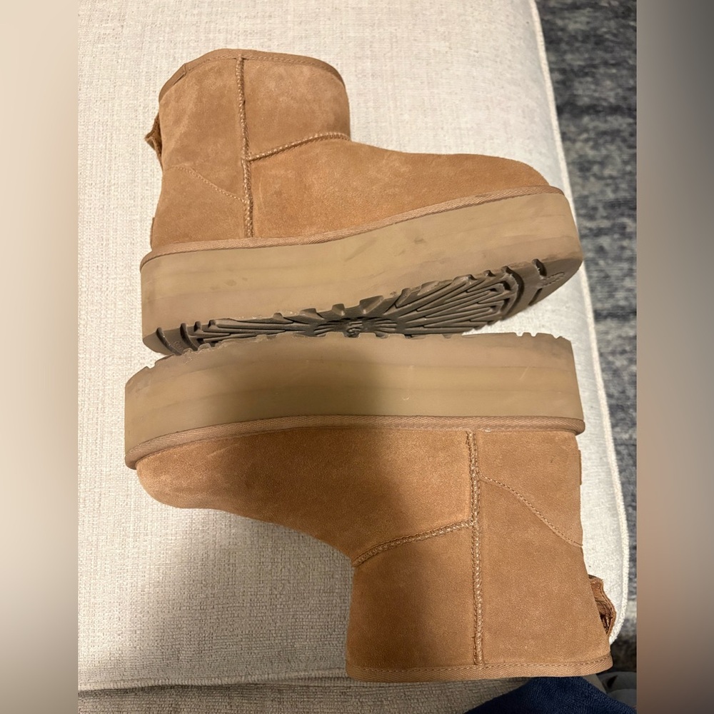 UGG Classic Mini Platform - Picture 5 of 8